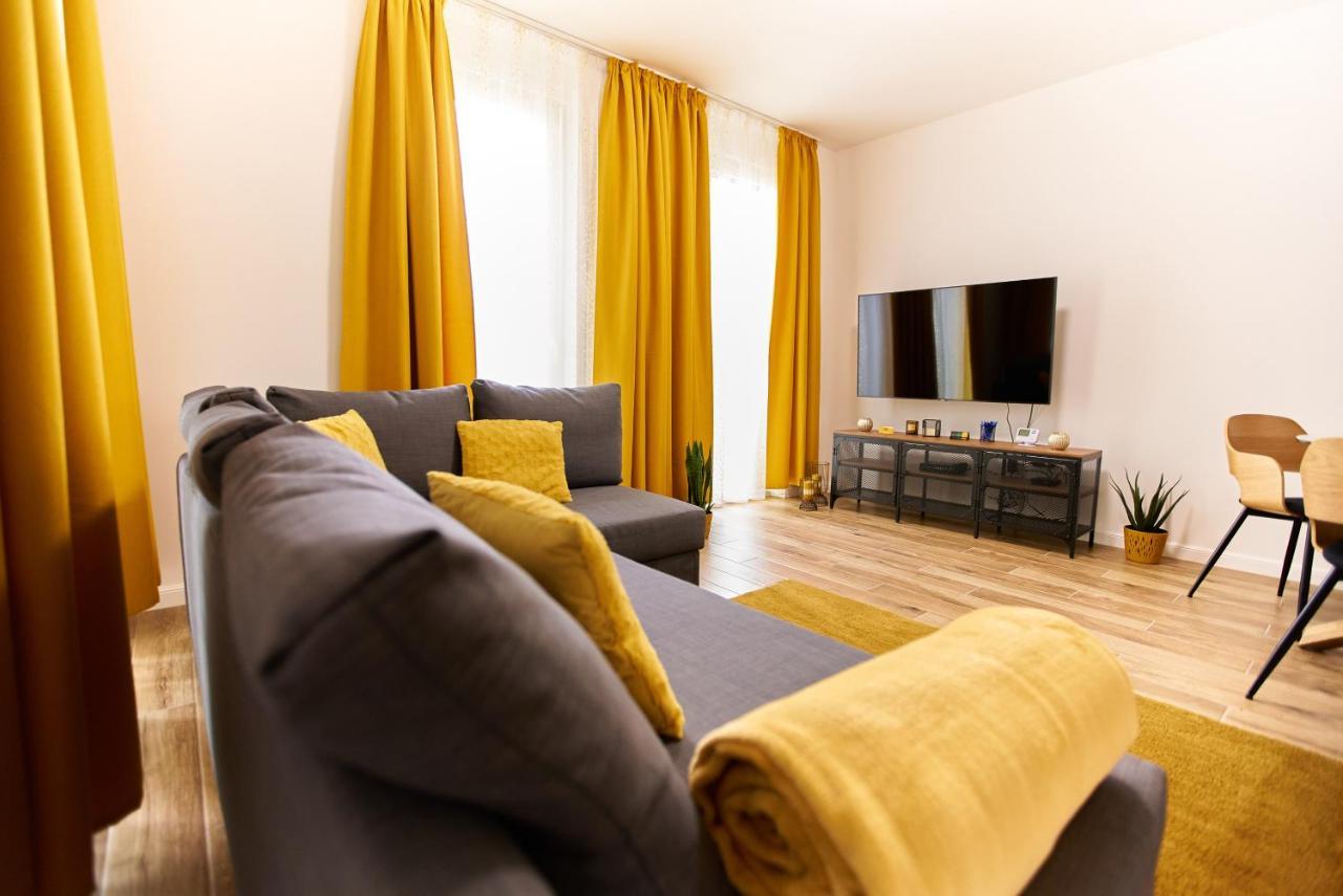 Starlight Bronze Szeged- Exclusive Apartment Екстериор снимка