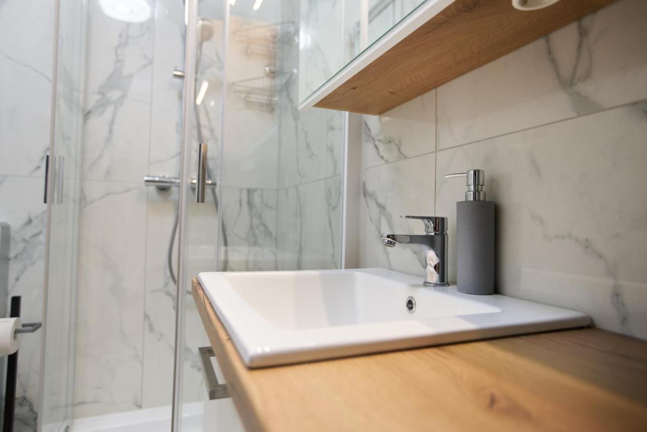 Starlight Bronze Szeged- Exclusive Apartment Екстериор снимка
