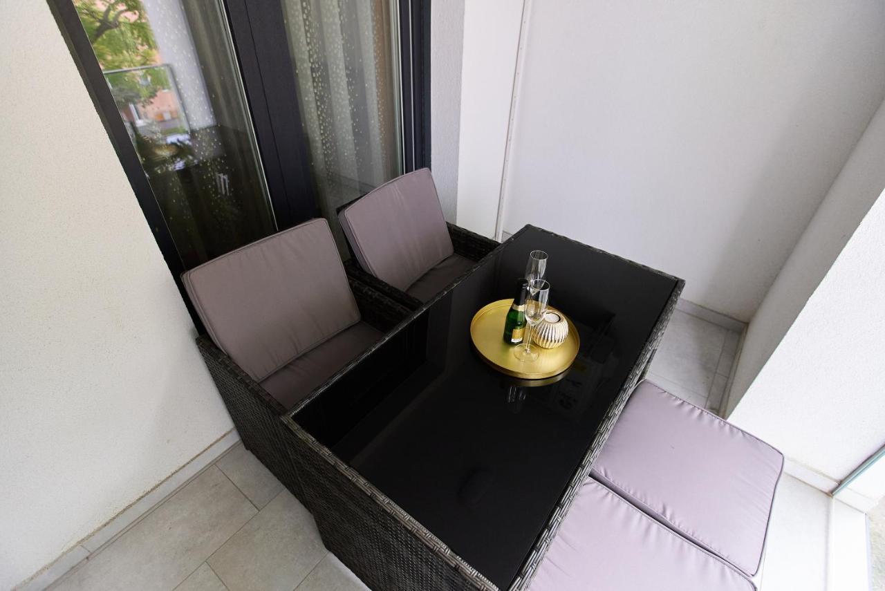 Starlight Bronze Szeged- Exclusive Apartment Екстериор снимка