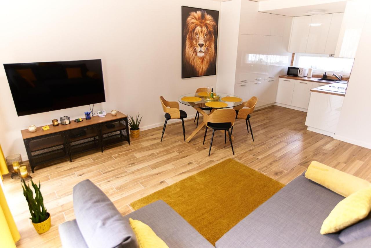 Starlight Bronze Szeged- Exclusive Apartment Екстериор снимка