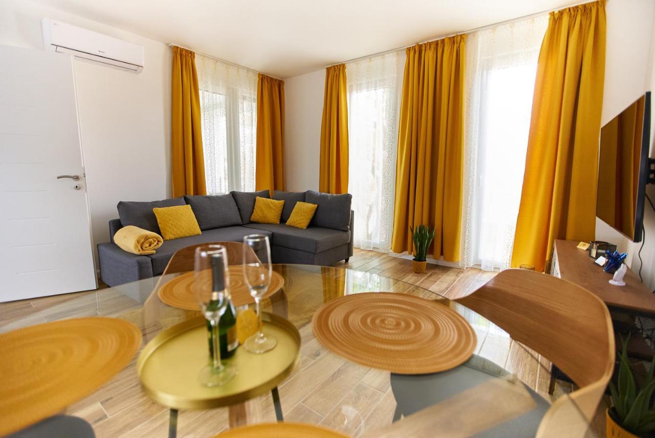 Starlight Bronze Szeged- Exclusive Apartment Екстериор снимка