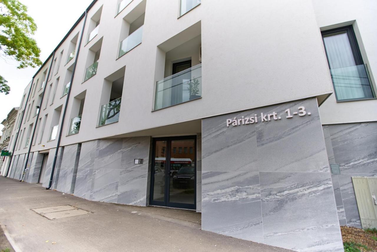 Starlight Bronze Szeged- Exclusive Apartment Екстериор снимка